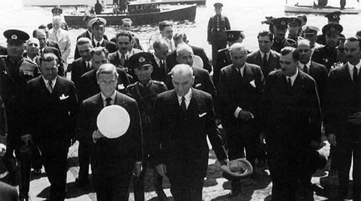 ATATÜRK DÖNEMİ TÜRK DIŞ POLİTİKASI VE TÜRKİYE’DE ULUSLARARASI İLİŞKİLER&nbsp;ÇALIŞMALARI