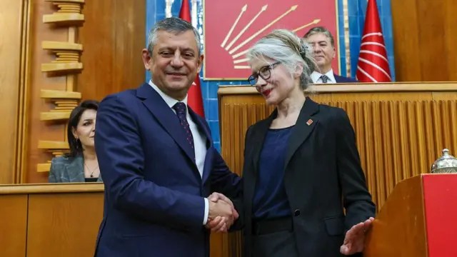 O GERİ DÖNDÜ: EMİNE ÜLKER TARHAN YENİDEN&nbsp;CHP’DE